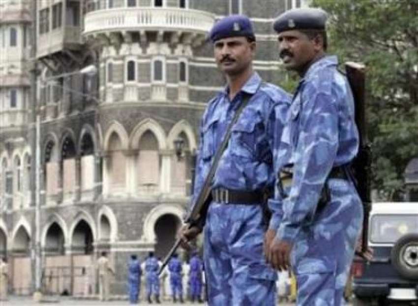 ممبئی،دہشتگردی کے واقعات کے بعد بھارتی پولیس اہلکارتاج ..