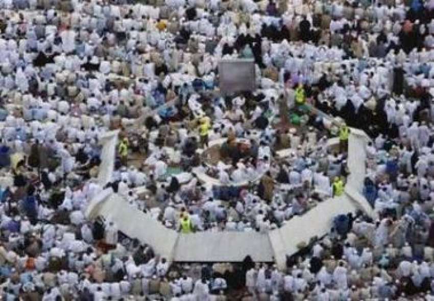 مکہ،دنیا بھر سے آئے لاکھوں عازمین حج مسجد نبوی میں نماز ..