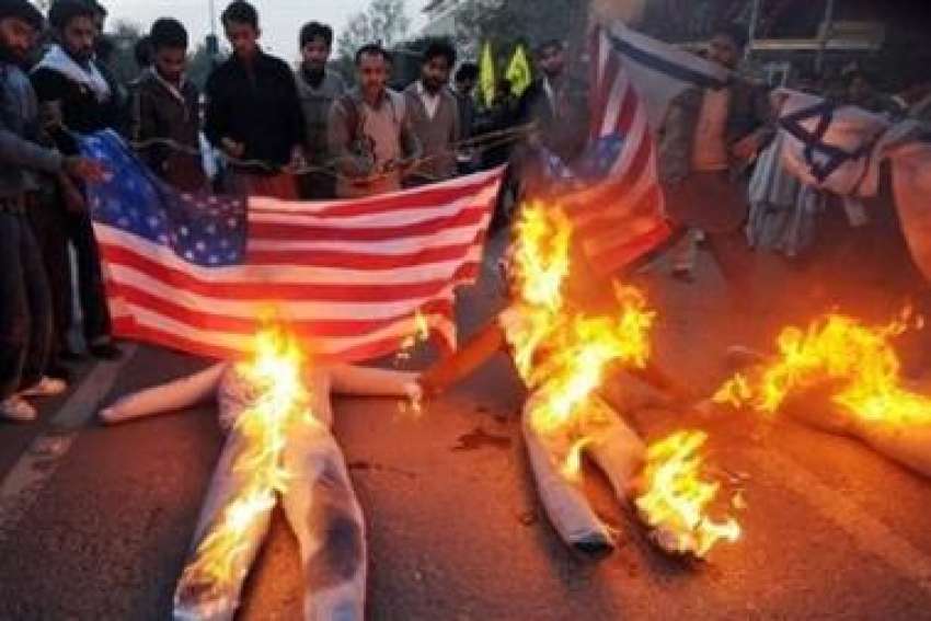 لاہور،اسرائیل و امریکی مخالف ریلی میں شریک مشتعل مظاہرین ..