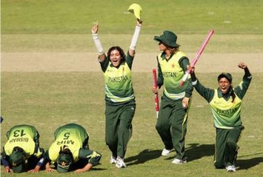 کینبرا،پاکستانی کھلاڑی خواتین کے کرکٹ عالمی کپ کے ایک میچ ..