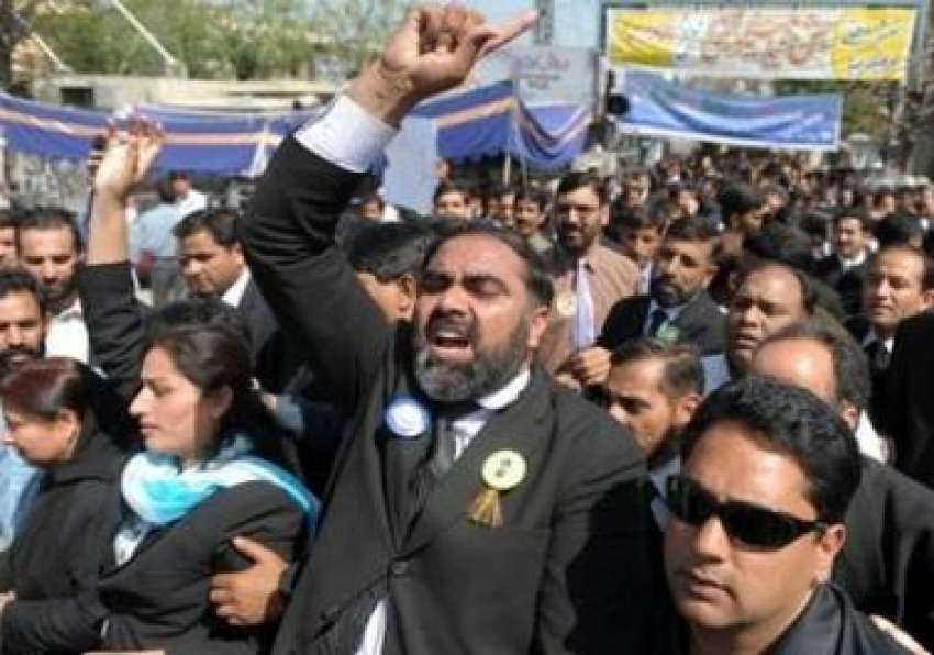 راولپنڈی،وکلا ملک بھر میں‌جاری گرفتاریوں‌کیخلاف احتجاج ..