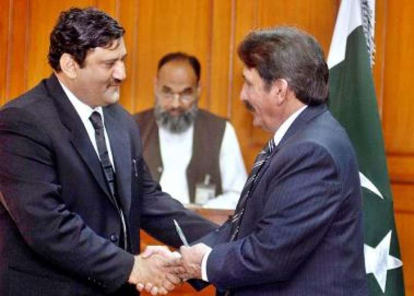 اسلام آباد،چیف جسٹس افتخار محمد چوہدری سپریم کورٹ میں وکالت ..