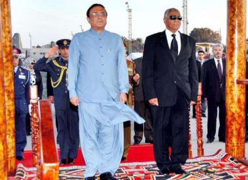 طرابلس،صدر آصف زرداری لیبیا پہنچنے پر گارڈ آف آنر کا معائنہ ..