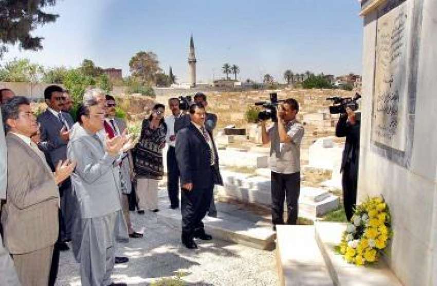 طرابلس،صدر آصف زرداری اطانیہ یادگار پر شہدا کیلئے فاتحہ ..