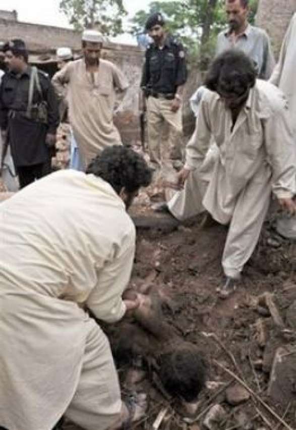 پشاور،مقامی شہری قدیم چیک پوسٹ پر ہونیوالے خودکش حملے میں‌ہلاک ..