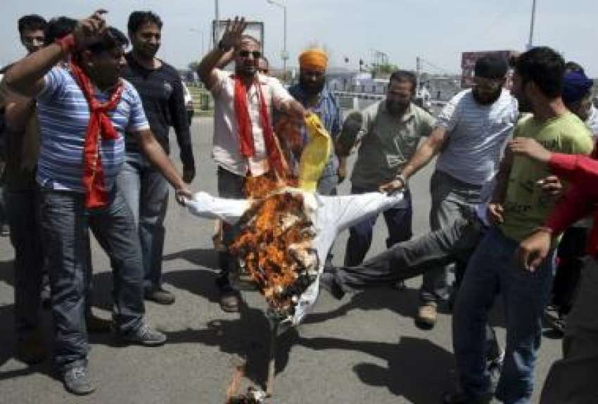 بھارت، انتہا پسند ہندو تنظیم کے کارکن پاکستان اور طالبان ..
