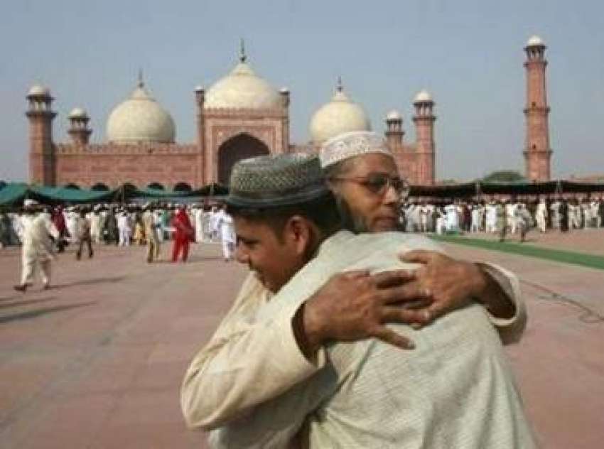 لاہور،بادشاہی مسجد میں نماز عیدالفطر کی ادائیگی کے بعد ..
