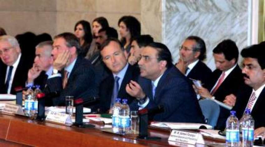 روم: صدر آصف علی زرداری اٹلی کے تاجروں سے خطاب کر رہے ہیں۔