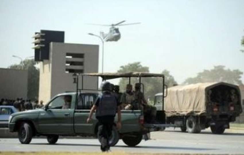 راولپنڈی: جی ایچ کیو پر فائرنگ کے بعد ہیلی کاپٹر فضاء میں ..