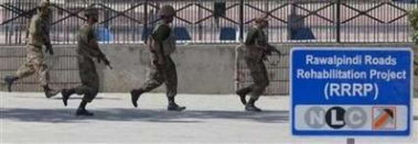 راولپنڈی،پاک فوج کے جوان دہشتگردوں‌کے حملے کے بعد اپنی ..