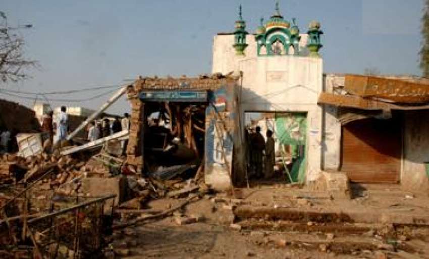 پشاور، بڈھ بیر بم دھماکے میں‌ شہید ہونیوالی مسجد بھی نمایاں ..