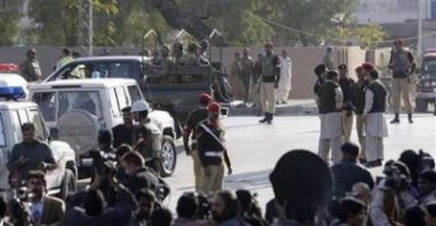 راولپنڈی،پاک فوج کے جوان مسجد میں خودکش حملے کے بعد جائے ..