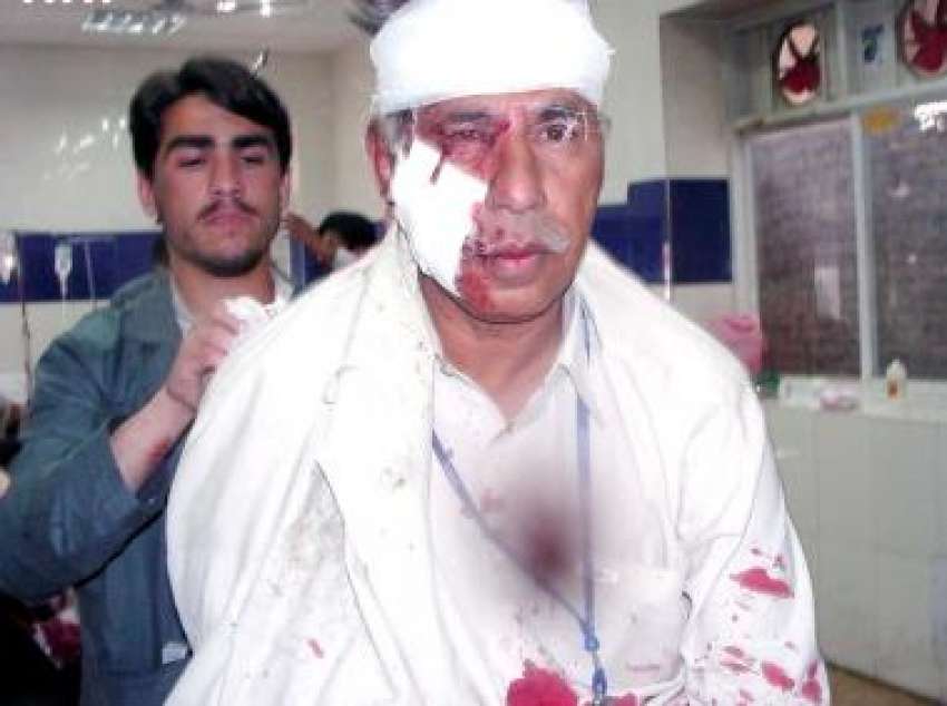 کوئٹہ، سول اسپتال خود کش دھماکے میں زخمی ہونیوالے شخص کو ..