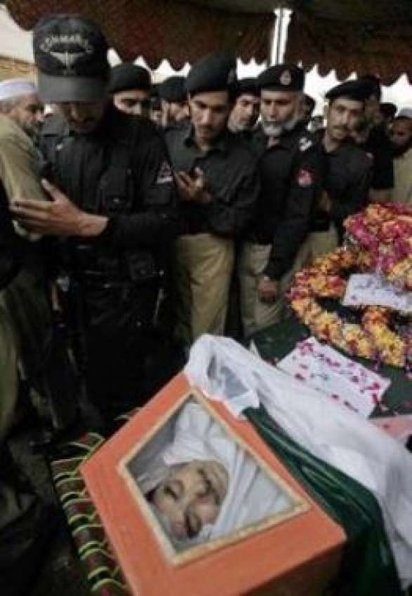 پشاور، قصہ خوانی بازار خودکش دھماکے میں شہید ہونیوالے ڈی ..