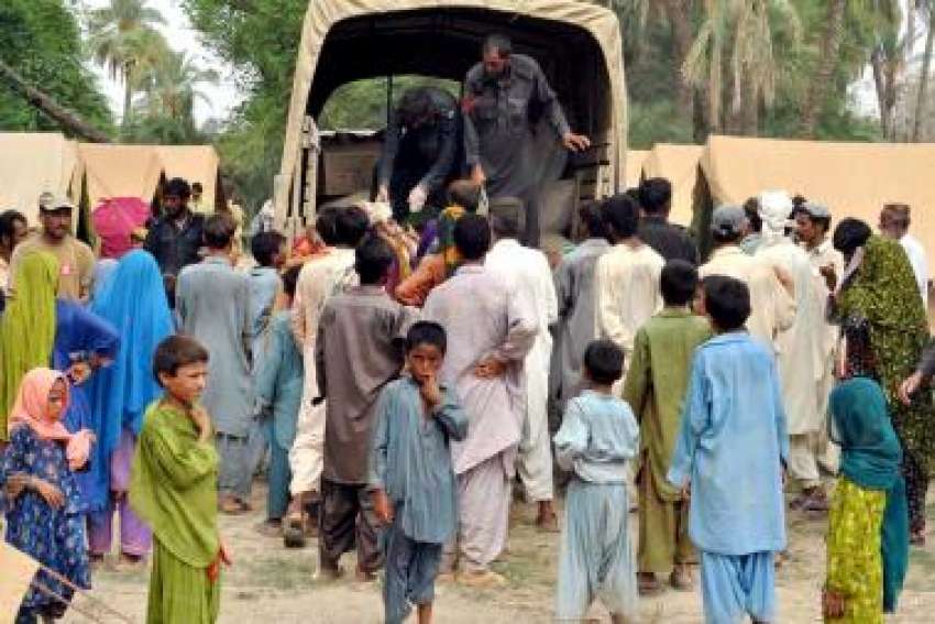 ڈھاڈر، فرنٹیئر کور بلوچستان کی جانب سے سیلاب سے متاثرہ افراد ..