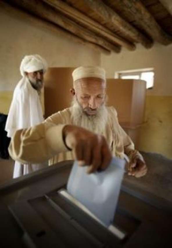 کابل: افغانستان میں ہونیوالے پارلیمانی انتخابات کے موقع ..