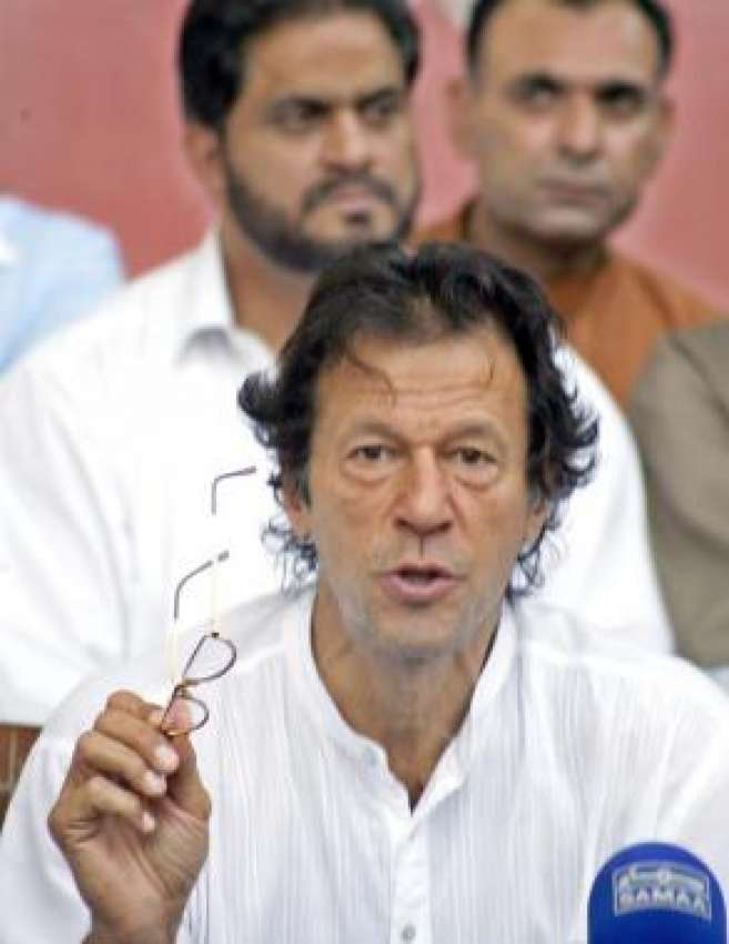 اسلام آباد،پاکستان تحریک انصاف کے سربراہ عمران خان پریس ..