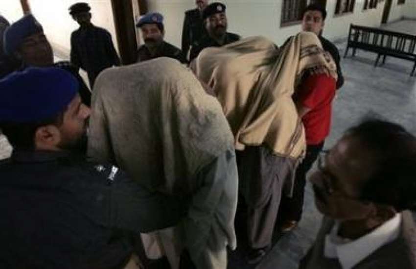 کراچی،پولیس اہلکاریوم عاشورکےجلوس میں ہونیوالے بم دھماکے ..