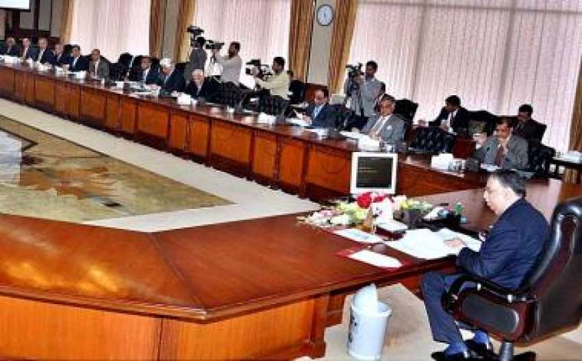 اسلام آباد، وفاقی وزیر خزانہ شوکت ترین ای سی سی اجلاس کی ..