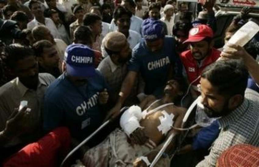 کراچی،شاہراہ‌فیصل پر بس میں ہونیوالے دھماکے میں زخمی ایک ..