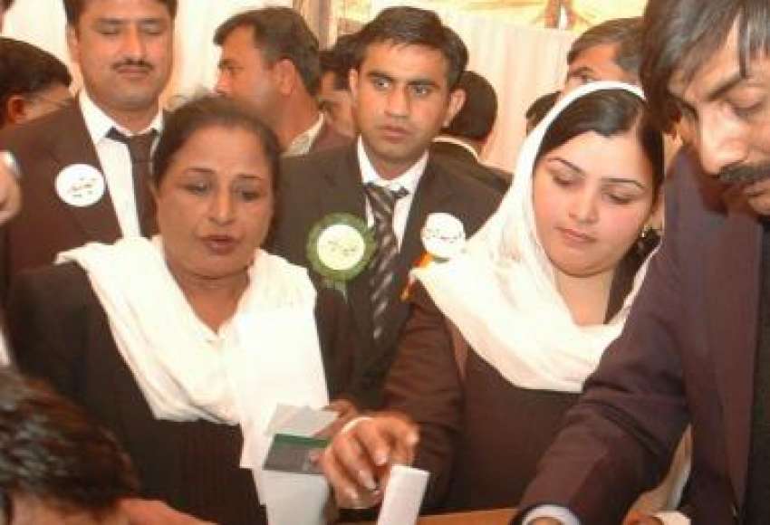 اسلام‌آباد،ایک خاتون وکیل ڈسٹرکٹ‌بار کے انتخابات میں ..