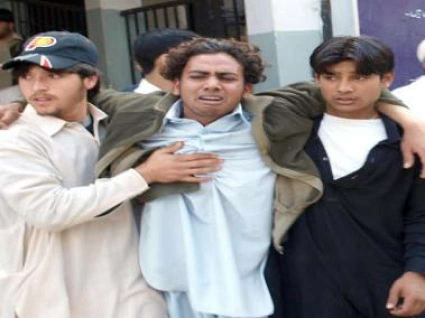 پشاور، اکبر پورہ اخون پنجو بابا مزار بم دھماکے میں شہید ..