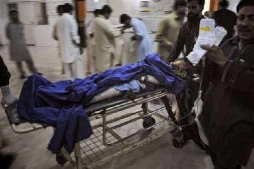 پشاور،متنی بس سٹینڈ دھماکہ میں زخمی ہونیوالی ایک خاتون ..