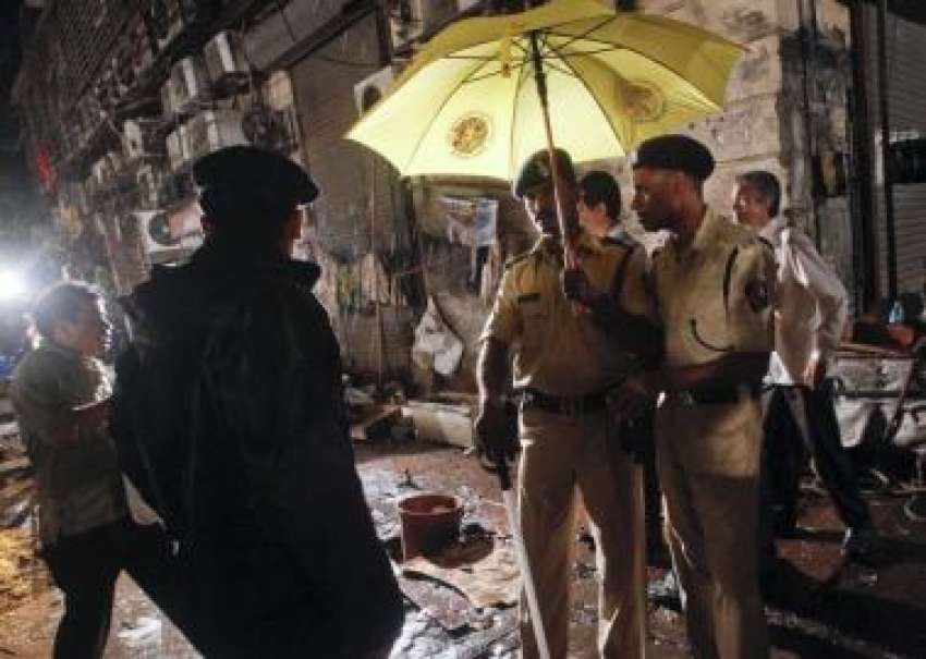 ممبئی،بھارتی پولیس اہلکار اوپیرا ہائوس کے باہر ہونیوالے ..