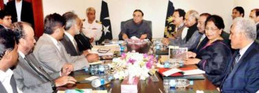 کراچی،صدر آصف زرداری لیاری میں‌جاری ترقیاتی منصوبوں‌بارے ..