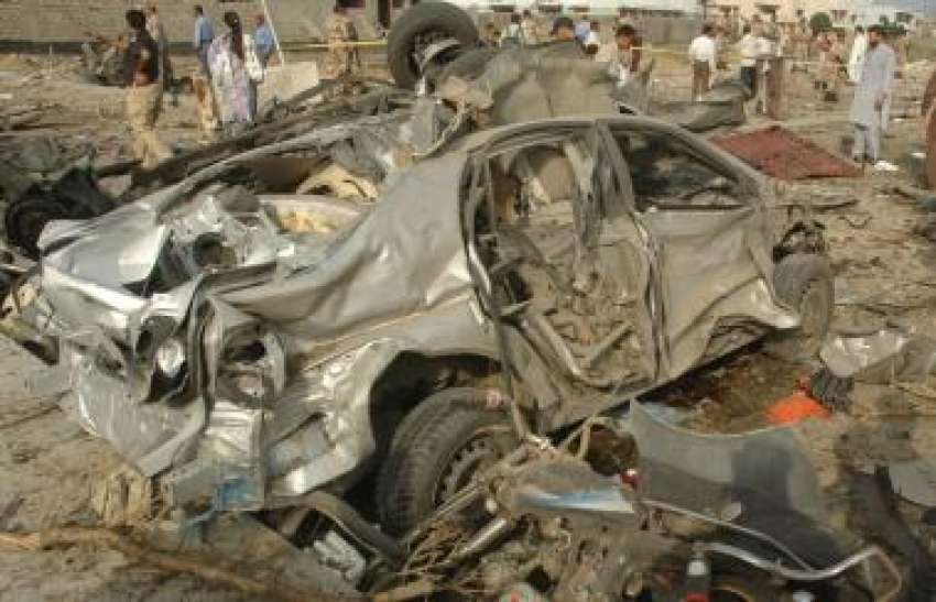 کراچی،ایس ایس پی کے گھر کے باہر کھڑی گاڑیاں بھی خودکش حملے ..