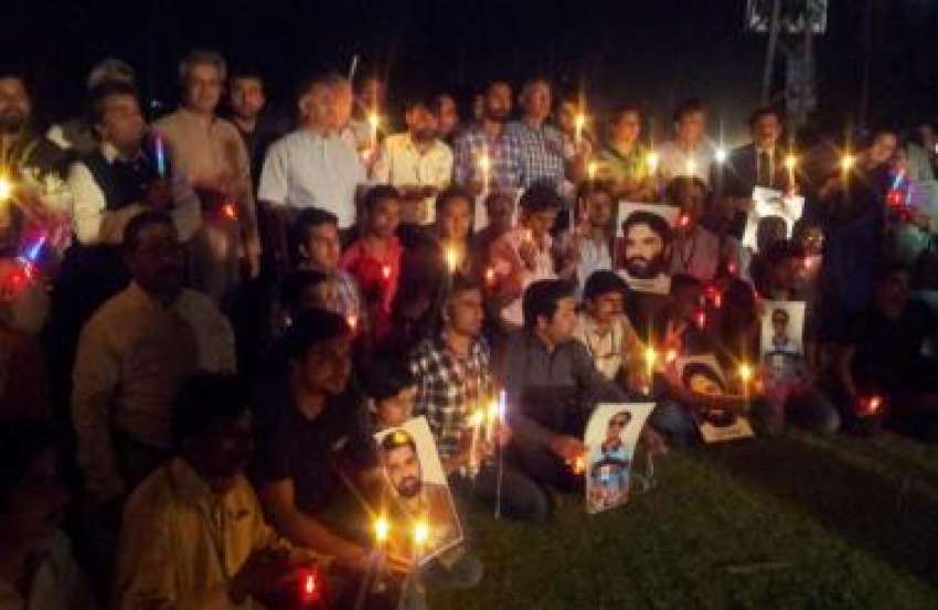 لاہور، آزادی صحافت کے عالمی دن کے موقع پر لبرٹی چوک میں اليکٹرونک ..