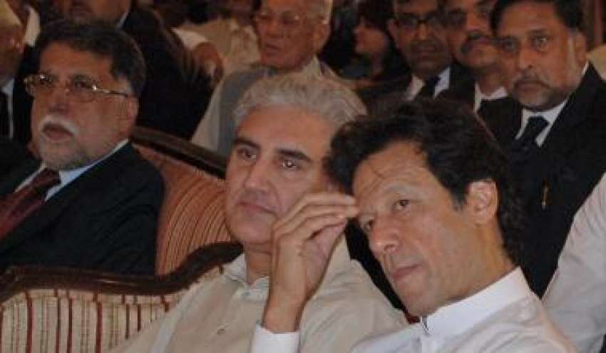 اسلام آباد، تحریک انصاف کے چئیرمین عمران خان اور رہنما شاہ ..