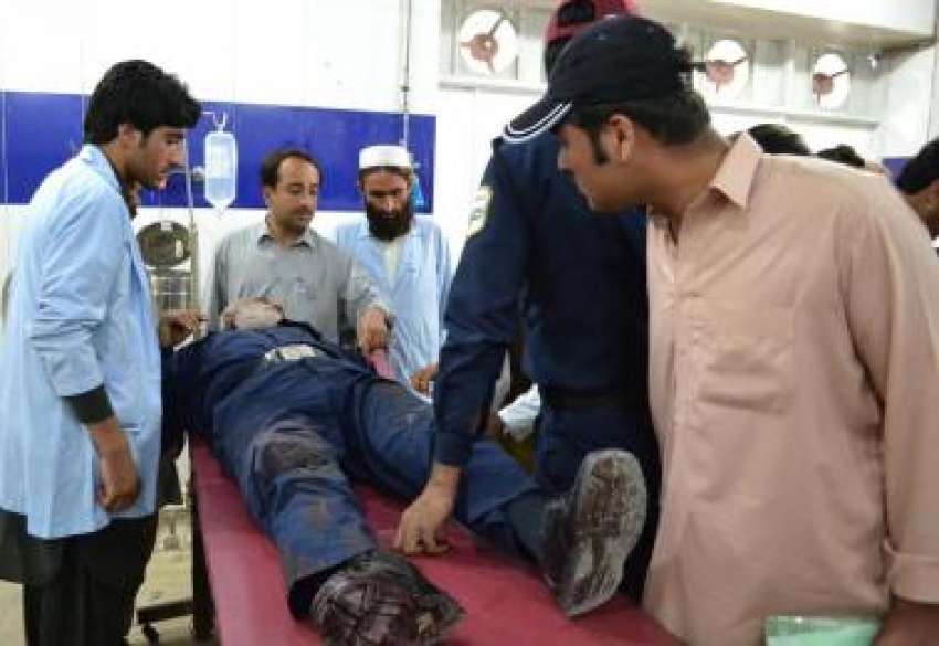 کوئٹہ، مقامی بینک کی گاڑی پر راکٹ حملے میں زخمی ہونیوالے ..