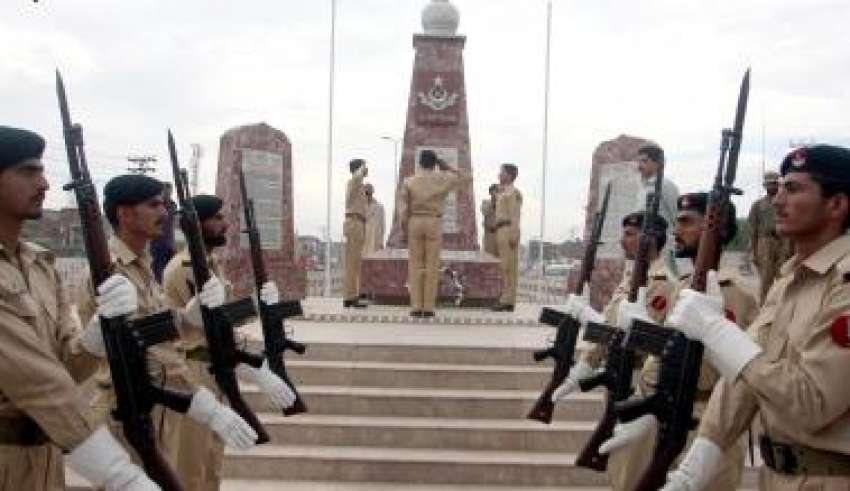 لاہور،‌باٹا پور میں پاک فوج کے جوان شہدا کی یادگار پر یوم ..