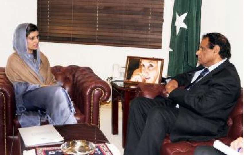 اسلام آباد: وزیر خارجہ حنا ربانی کھر جنوبی افریقہ کے نائب ..