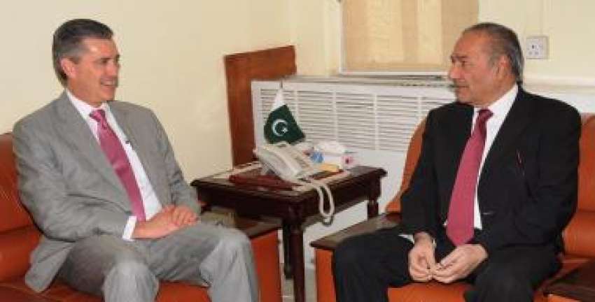 اسلام آباد، امریکی سفیر رچرڈ اولسن وزیر پانی و بجلی احمد ..