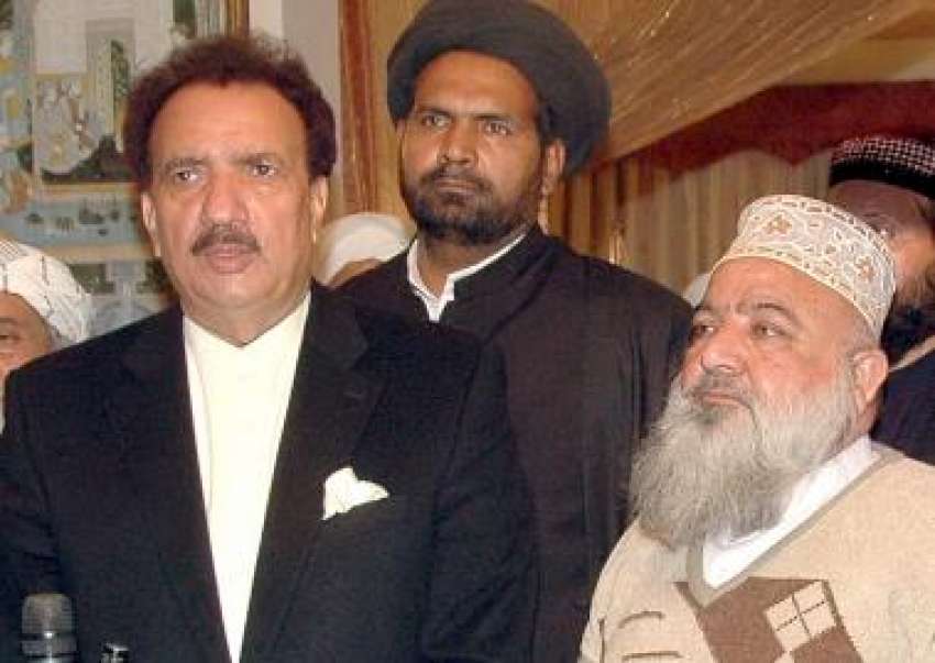 اسلام آباد، وزیر داخلہ رحمان ملک علما سے ملاقات کے بعد میڈیا ..