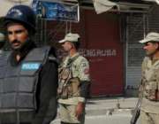 راولپنڈی:رینجرز اور پولیس اہلکار کسی بھی نا پسندیدہ صورتحال سے نمٹنے ..