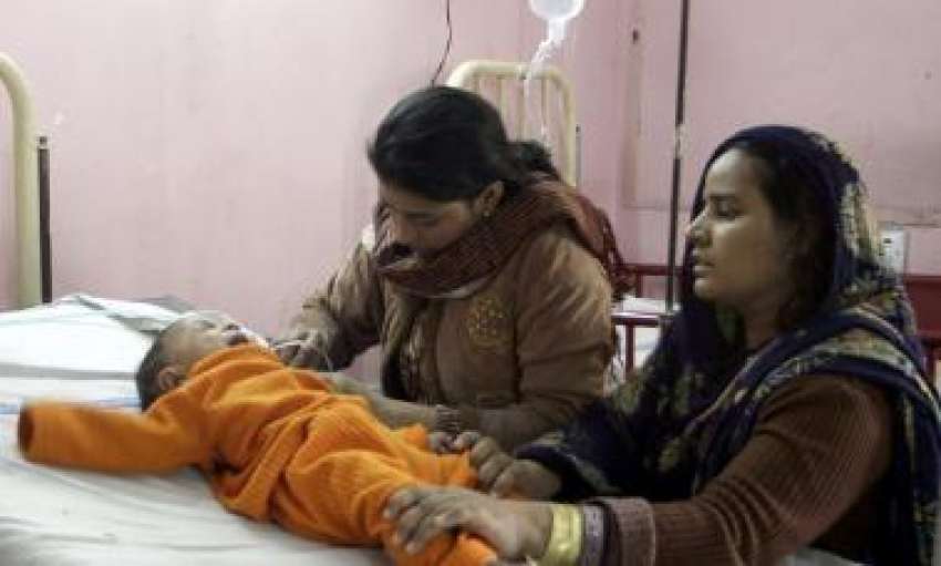 لاہور، خسرہ میں مبتلا ایک بچہ میو ہسپتال میں زیر علاج ہے۔