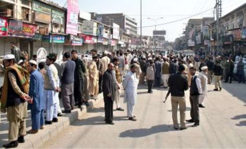 پشاور: خیبر بازار کے تاجر تجاوزات کے خلاف آپریشن پر احتجاج ..