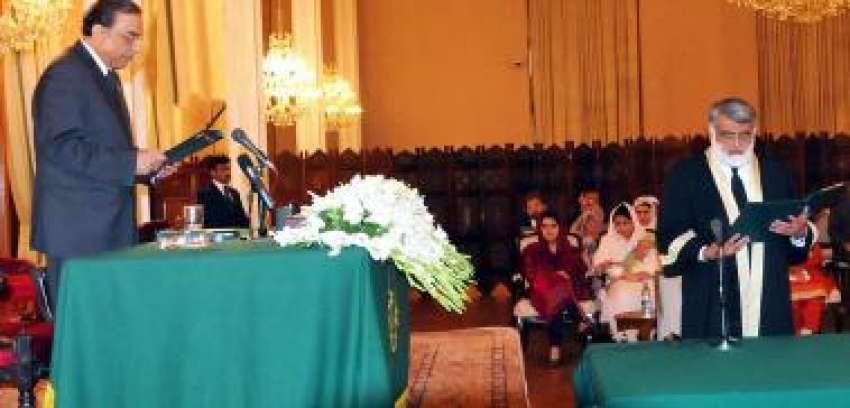 اسلام آباد، صدر آصف زرداری ایوان صدر میں منعقدہ تقریب کے ..