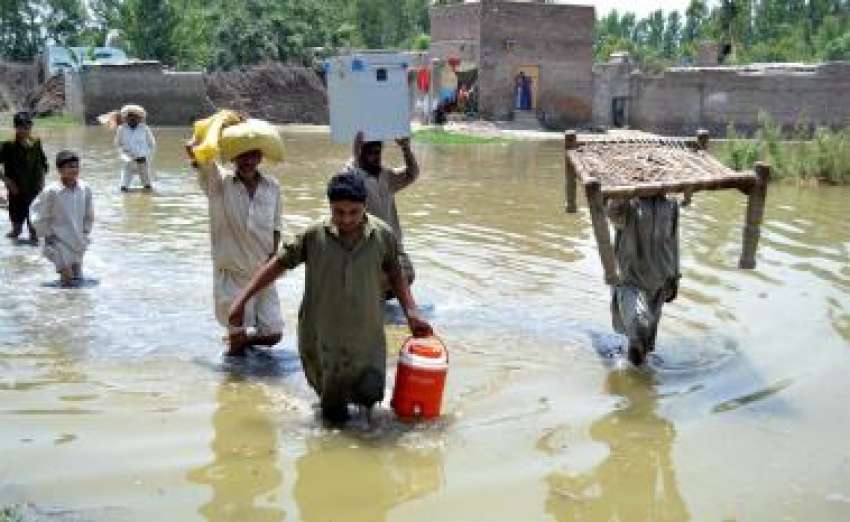 چارسدہ، شدید سیلاب کے باعث پانی آبادی میں داخل ہونے پر مقامی ..
