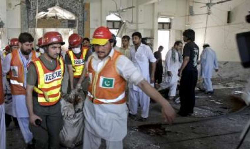 پشاور، امدادی اہلکار مسجد میں خودکش حملہ میں جاں‌بحق ہونیوالے ..