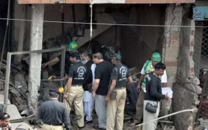 لاہور، پولیس اہلکار پرانی انارکلی میں ہوٹل کے باہر بم دھماکے ..