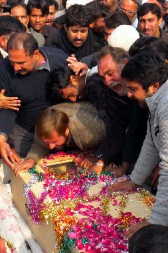 راولپنڈی: گزشتہ روز امام بارگاہ پرہونیوالے خودکش حملہ میں ..