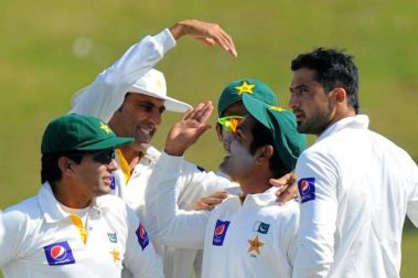 ابو ظہبی: پاکستانی کھلاڑی سری لنکن اوپنر کو آؤٹ کرنے کے بعد ..