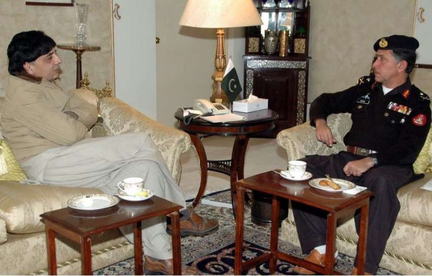 اسلام آباد: وفاقی وزیر داخلہ چوہدری نثار سے انسپکٹر جنرل ..