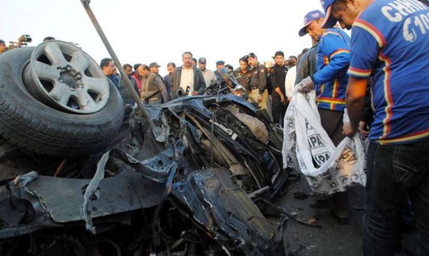 کراچی، ایس ایس پی سی آئی ڈی چوہدری اسلم کی گاڑی پر کار بم ..