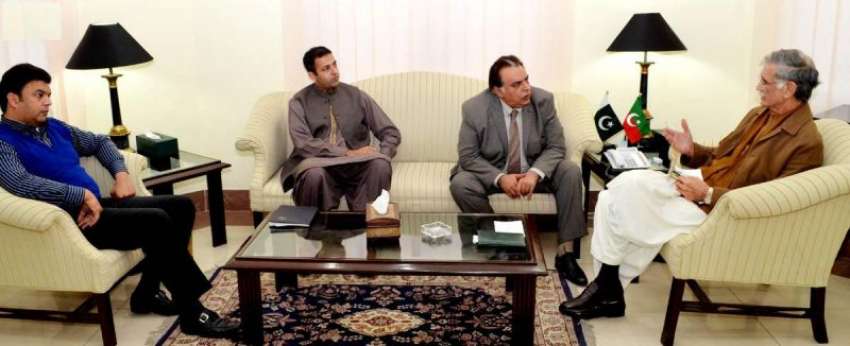 پشاور: وزیر اعلیٰ خیبر پختونخواہ پرویز خٹک شوکت خانم کے ..