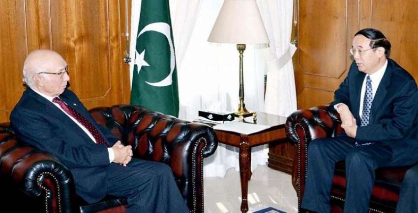 اسلام آباد: مشیر خارجہ سرتاج عزیز سے چین کمیونسٹ پارٹی کے ..